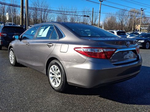 Used 2015 Toyota Camry LE image 5