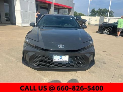Used 2025 Toyota Camry SE FWD image 3