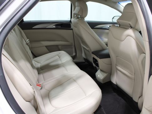 Used 2017 Lincoln MKZ Premiere image 21
