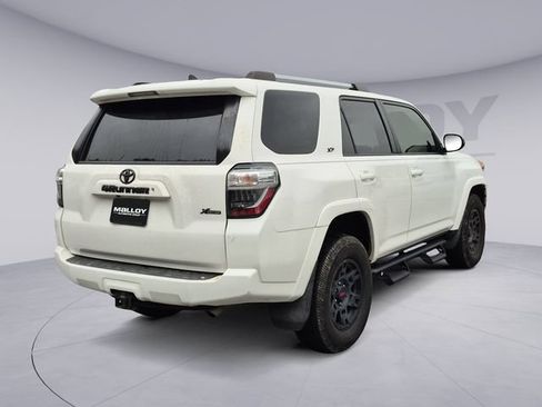 Used 2019 Toyota 4Runner SR5 AWD/4WD image 5