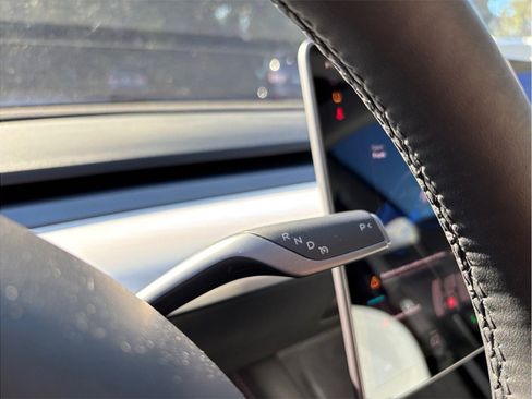 Used 2021 Tesla Model 3 Performance image 32