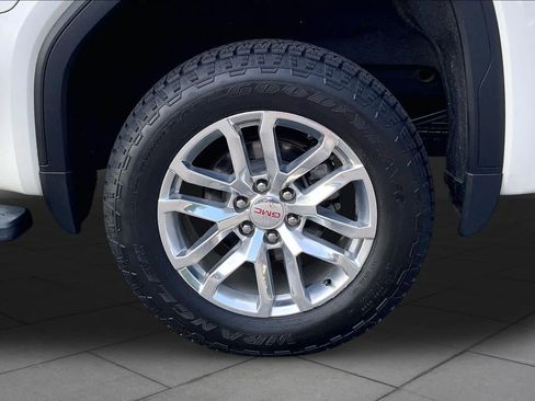 Used 2019 GMC Sierra 1500 SLT RWD image 10