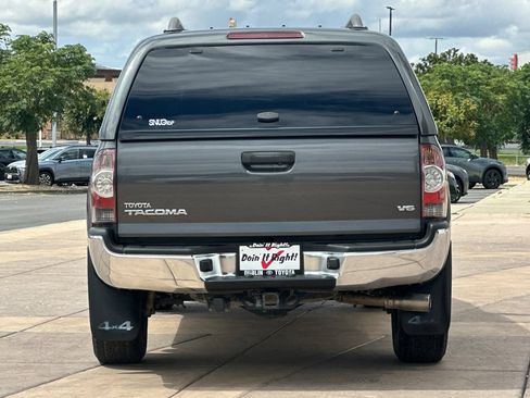 Used 2013 Toyota Tacoma 4x4 Double Cab w/ TRD Off-Road Pkg image 5