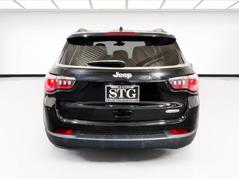 Used 2019 Jeep Compass Latitude w/ Popular Equipment Group FWD image 5