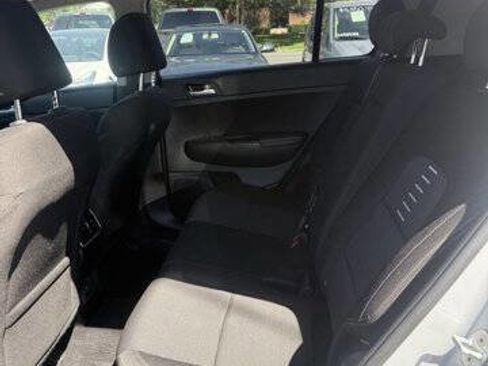 Used 2018 Kia Sportage LX FWD image 10