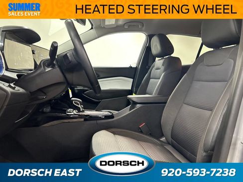 Used 2024 Chevrolet Trax LT w/ Driver Confidence Package FWD image 3
