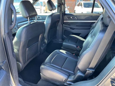 Used 2019 Ford Explorer XLT w/ Equipment Group 202A image 15