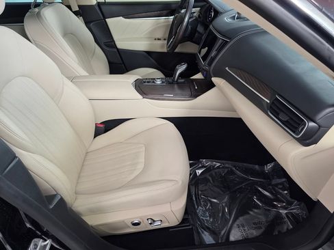 Used 2022 Maserati Levante GT AWD/4WD image 27
