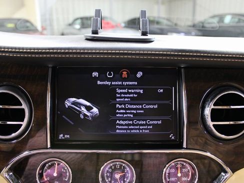 Used 2017 Bentley Mulsanne image 45