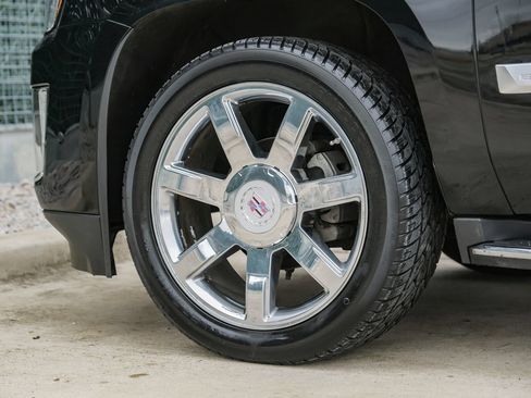 Used 2017 Cadillac Escalade ESV Luxury AWD/4WD image 60