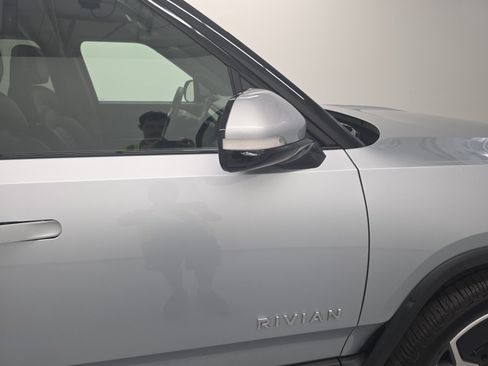 Used 2023 Rivian R1T Adventure AWD/4WD image 33