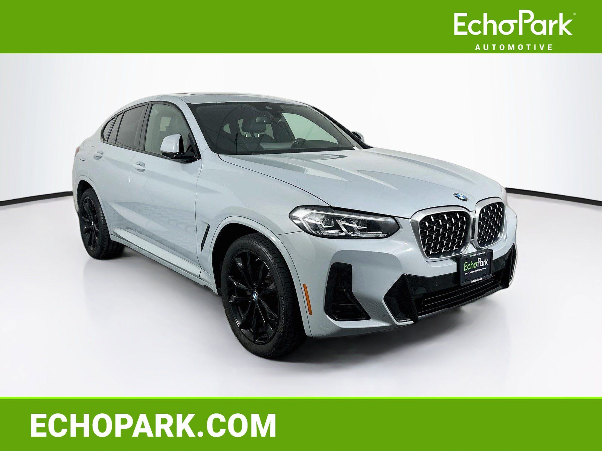 Used 2022 BMW X4 xDrive30i w/ M Sport Package AWD/4WD image 1