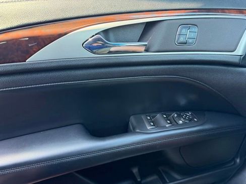 Used 2017 Lincoln MKZ Reserve FWD image 11