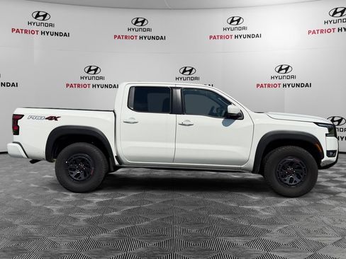 Used 2026 Nissan Frontier PRO-4X AWD/4WD image 2