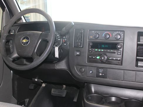 Used 2011 Chevrolet Express 3500 LT w/ LT Preferred Equipment Group image 25