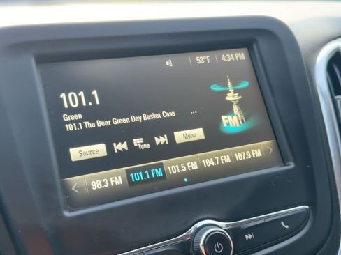 Used 2018 Chevrolet Equinox LS image 22