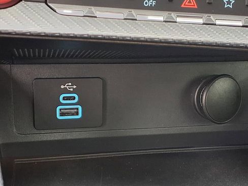 Used 2024 Ford Mustang Coupe image 7