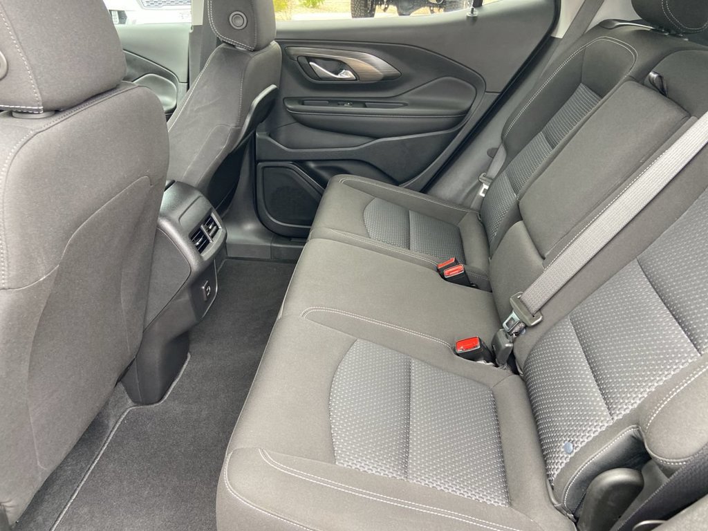 Used 2023 GMC Terrain SLE w/ Driver Convenience Package FWD image 20