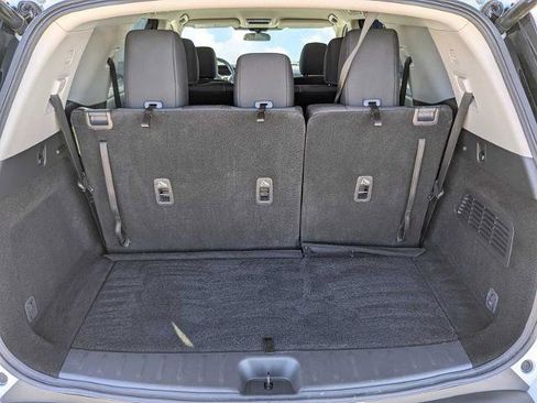 Used 2025 Nissan Pathfinder SV image 40