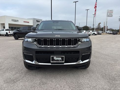 Used 2022 Jeep Grand Cherokee L Limited image 9