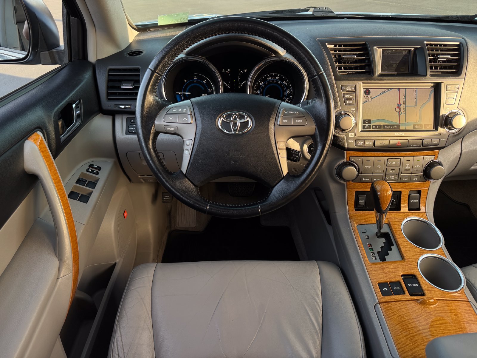 Used 2009 Toyota Highlander Limited AWD/4WD image 16