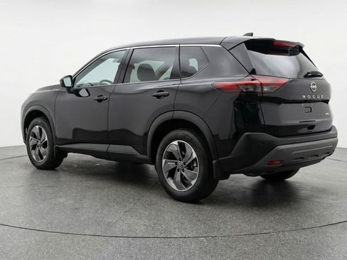 Used 2025 Nissan Rogue SV AWD/4WD image 6