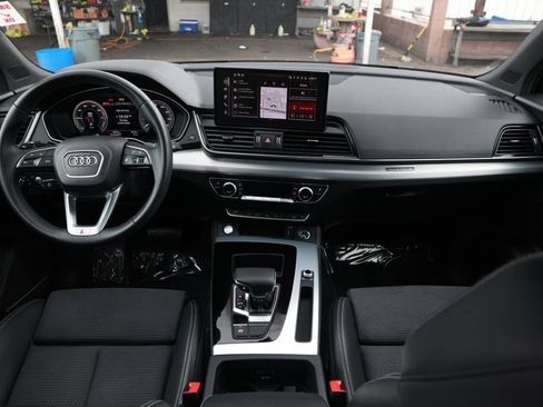 Used 2024 Audi Q5 e Prestige w/ Prestige Package AWD/4WD image 27
