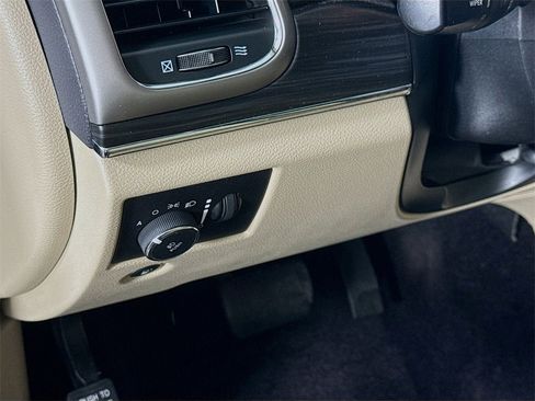 Used 2019 Jeep Grand Cherokee Limited image 4