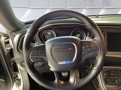 Used 2022 Dodge Challenger R/T Scat Pack RWD image 9