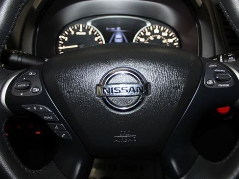 Used 2017 Nissan Pathfinder SL w/ SL Premium Package AWD/4WD image 18