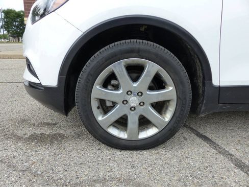Used 2019 Buick Encore Essence w/ Experience Buick Package AWD/4WD image 15