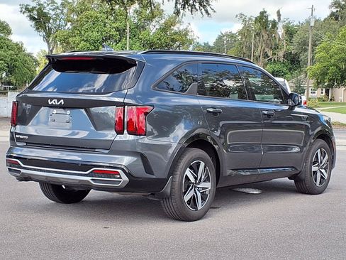 Used 2023 Kia Sorento S FWD image 4