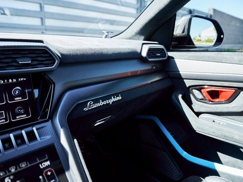 Used 2024 Lamborghini Urus Performante AWD/4WD image 94