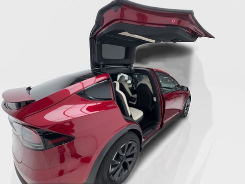 Used 2025 Tesla Model X image 10