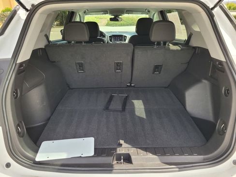 Used 2024 GMC Terrain SLE FWD image 10