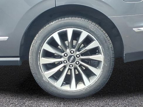Used 2021 Lincoln Navigator Reserve w/ Luxury Package AWD/4WD image 3