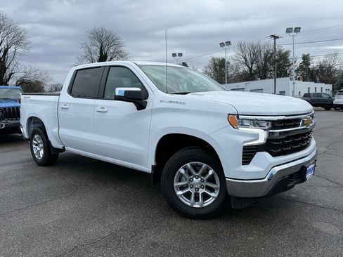 Used 2025 Chevrolet Silverado 1500 LT image 2