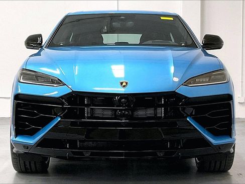 Used 2025 Lamborghini Urus SE image 2