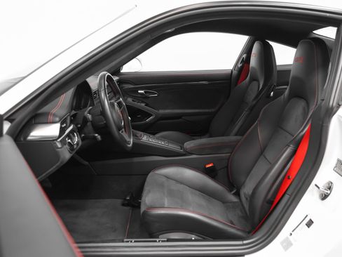 Certified 2018 Porsche 911 GT3 RWD image 60