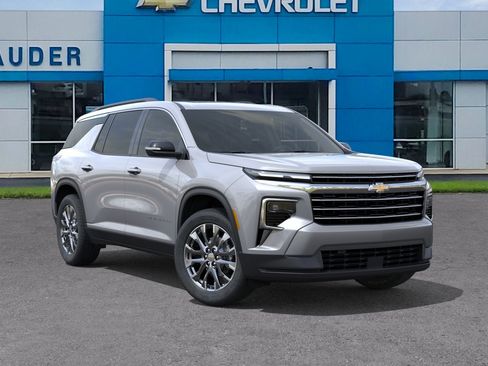 New 2026 Chevrolet Traverse LT w/ Sun and Wheel Package AWD/4WD image 7
