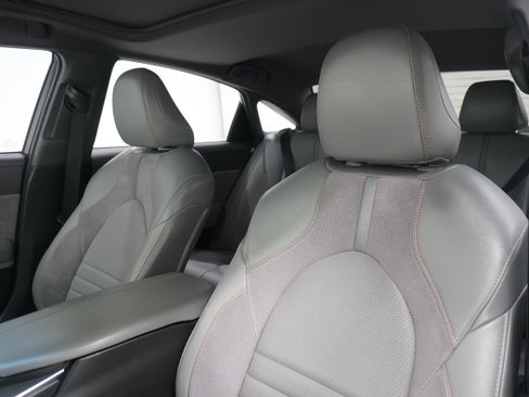 Used 2019 Toyota Avalon XSE w/ All Weather Liner Package FWD image 10