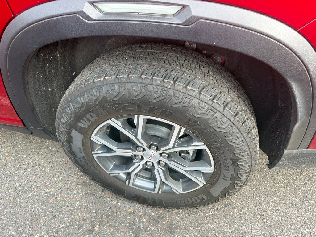 Used 2025 GMC Acadia AT4 AWD/4WD image 6