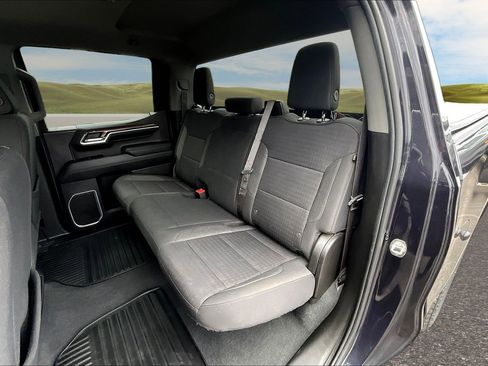 Used 2022 Chevrolet Silverado 1500 LT w/ Z71 Off-Road Package image 15