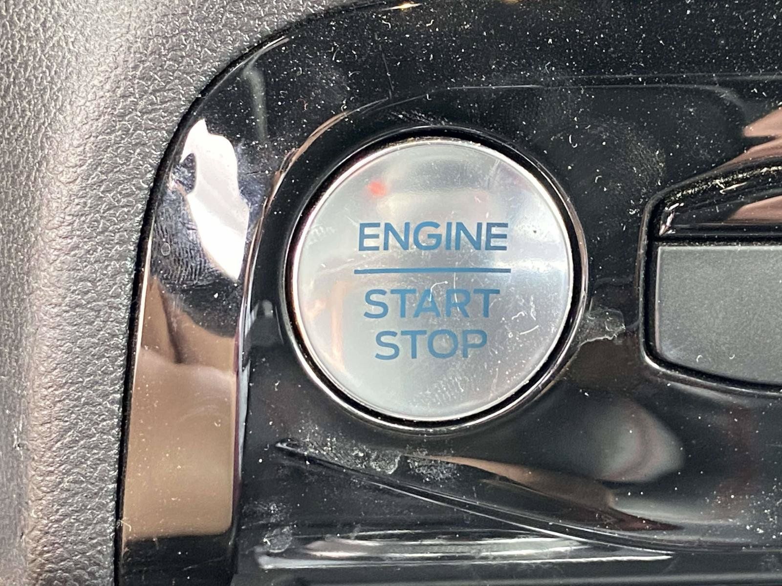 Used 2024 Ford Escape ST-Line w/ Tech Pack #1 FWD image 29