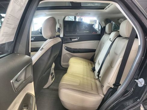 Used 2019 Ford Edge Titanium w/ Equipment Group 301A AWD/4WD image 23