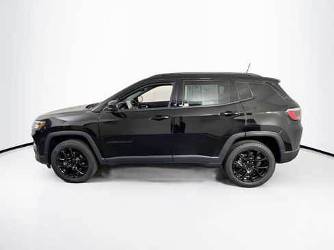 Used 2022 Jeep Compass Latitude w/ Convenience Group AWD/4WD image 8