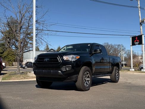 Used 2023 Toyota Tacoma SR image 7