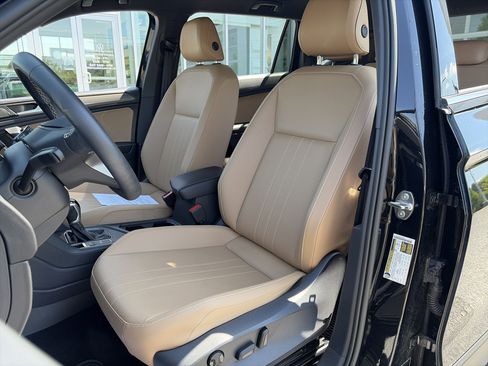 Used 2023 Volkswagen Tiguan SE FWD image 22