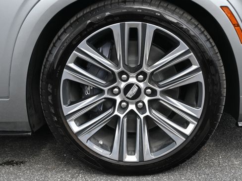 Used 2026 Cadillac Vistiq Platinum w/ LPO, Floor Liner Package AWD/4WD image 13