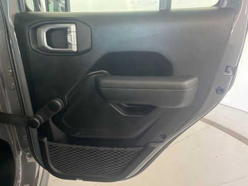 Used 2023 Jeep Wrangler Unlimited Sport AWD/4WD image 27